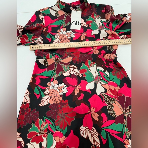 ZARA short floral dress with long sleeves and satin effect size L NWT - Picture 6 of 13